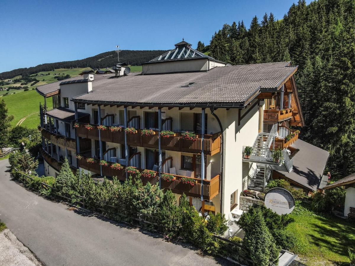 Hotel Ranuimuellerhof Funes  Exterior photo